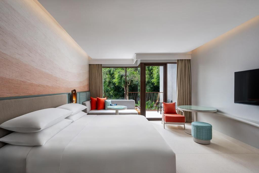 RENAISSANCE PHUKET RESORT & SPA