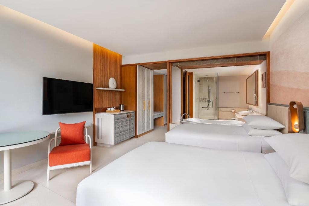 RENAISSANCE PHUKET RESORT & SPA