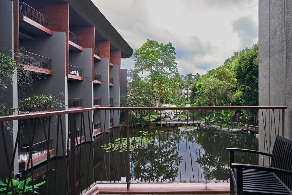 RENAISSANCE PHUKET RESORT & SPA