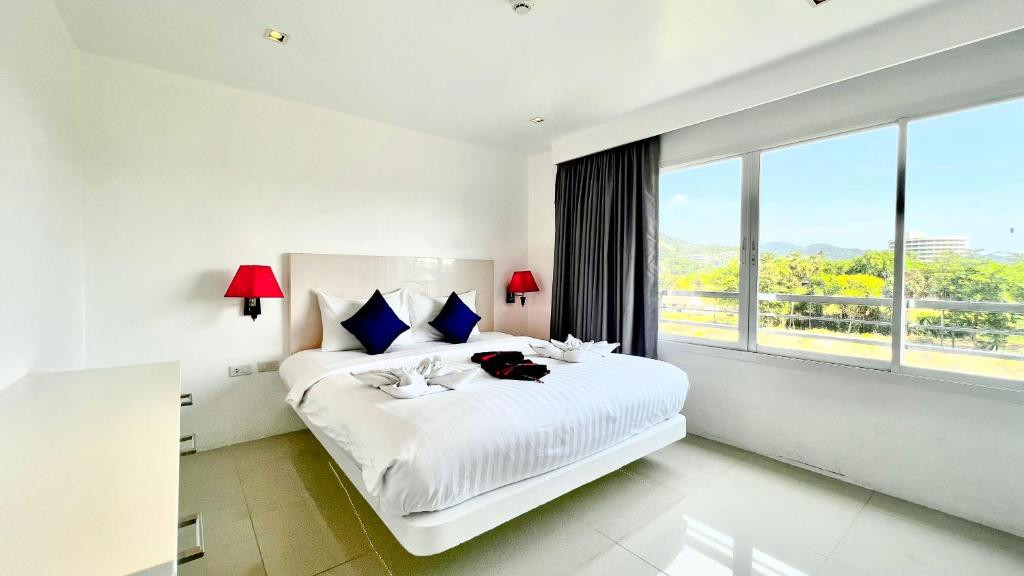GRAND SUNSET HOTEL