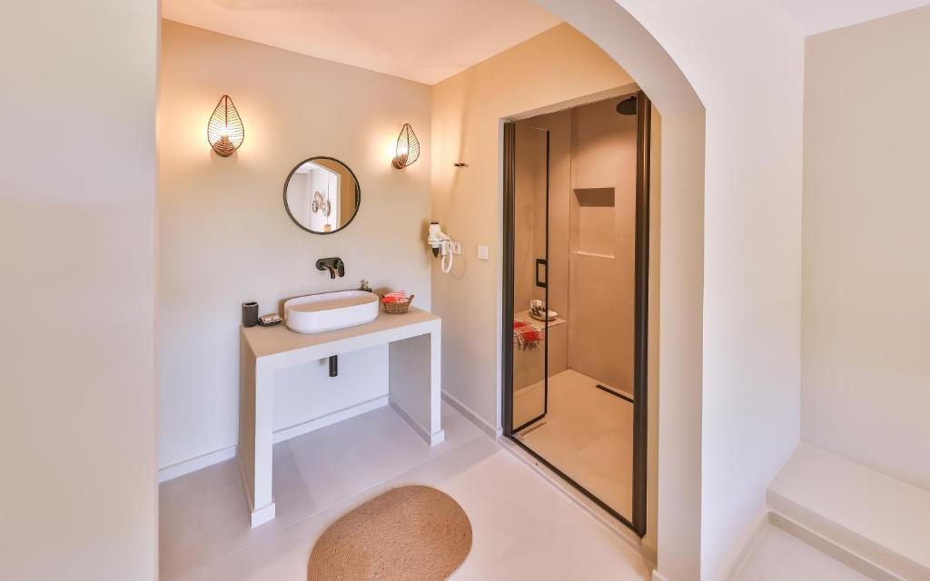 KAIROS HOTEL