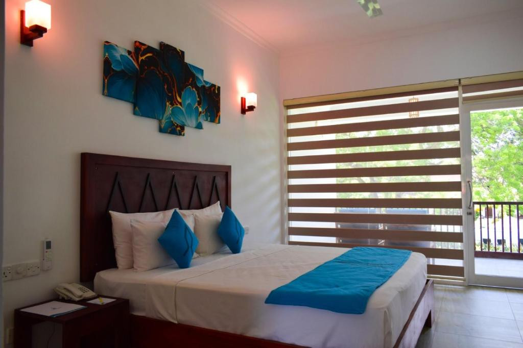 ANANTHAMA 4*