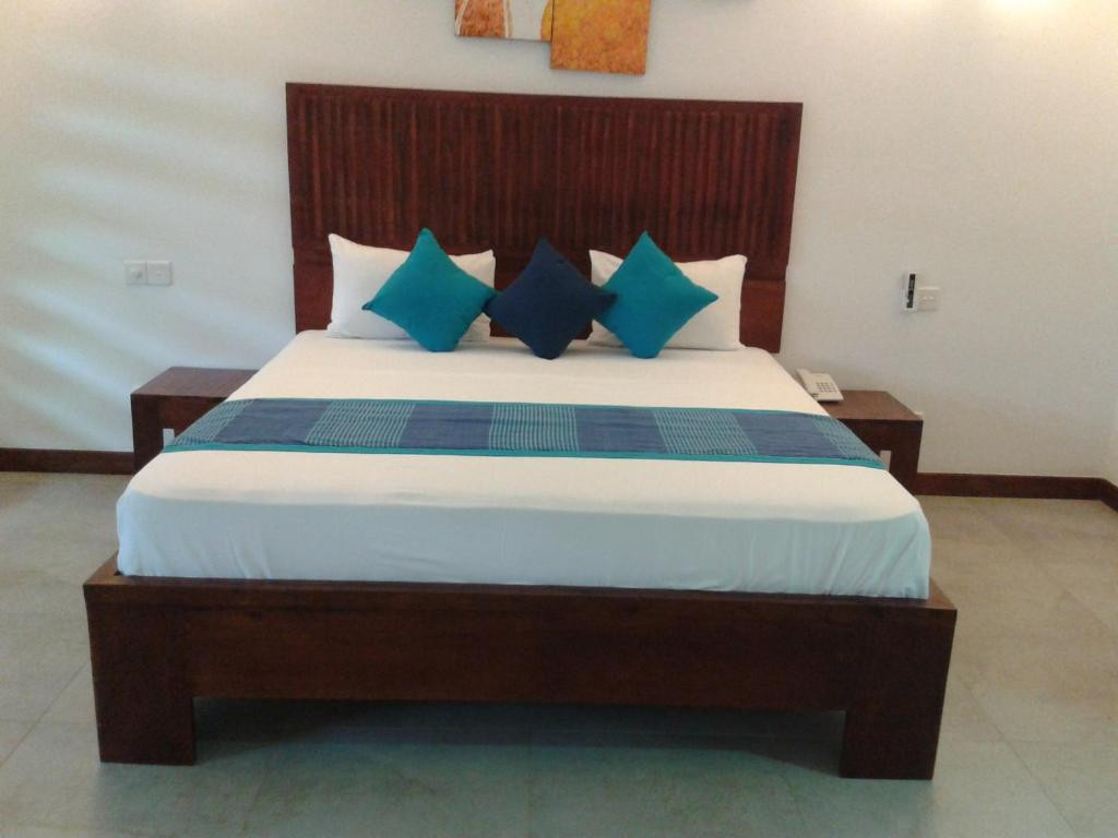 ANANTHAMA 4*