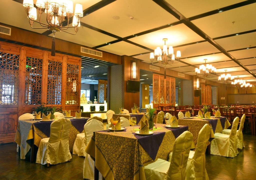 BARRY BOUTIQUE HOTEL SANYA 3*
