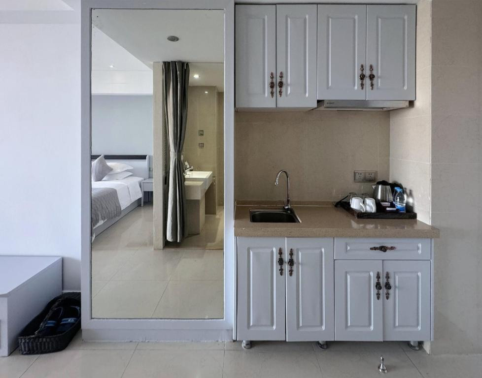 BARRY BOUTIQUE HOTEL SANYA 3*