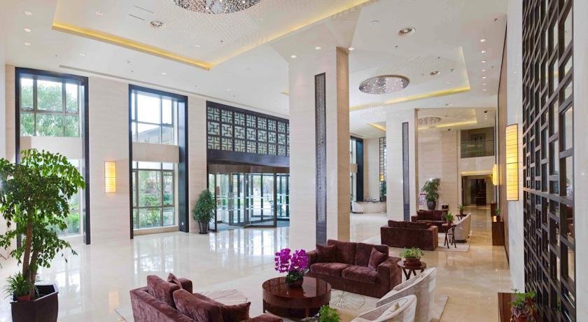 DAYS INN BUSINESS PLACE LONGWAN BEIJING 4*