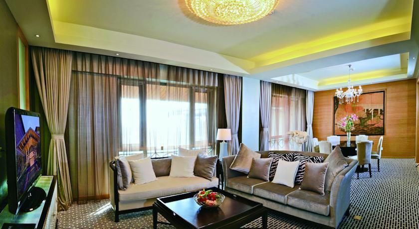 DAYS INN BUSINESS PLACE LONGWAN BEIJING 4*