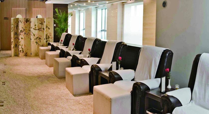 DAYS INN BUSINESS PLACE LONGWAN BEIJING 4*