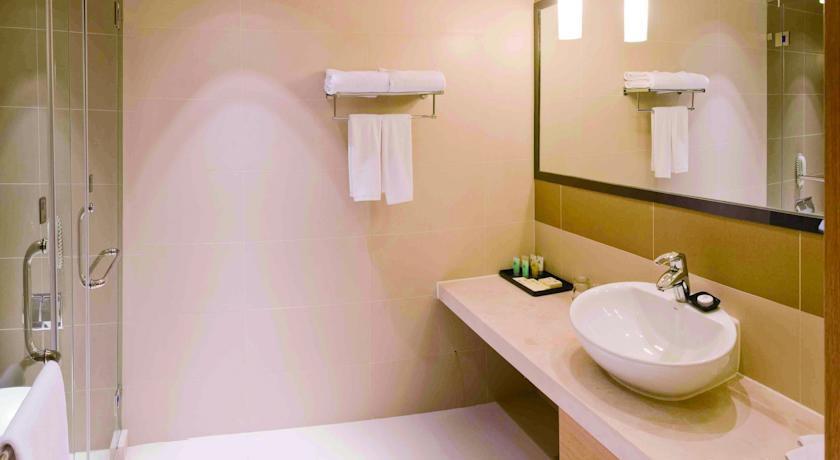 DAYS INN BUSINESS PLACE LONGWAN BEIJING 4*