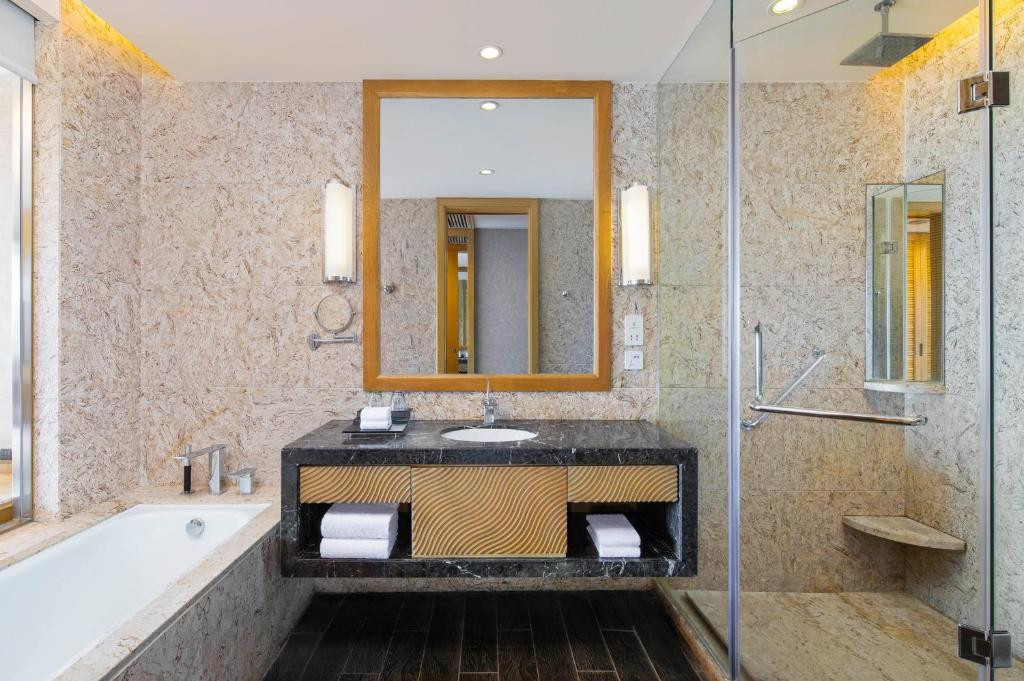 FOUR POINTS BY SHERATON HAINAN SANYA 5*