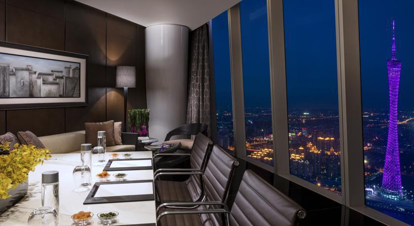 FOUR SEASONS HOTEL GUANGZHOU 5*