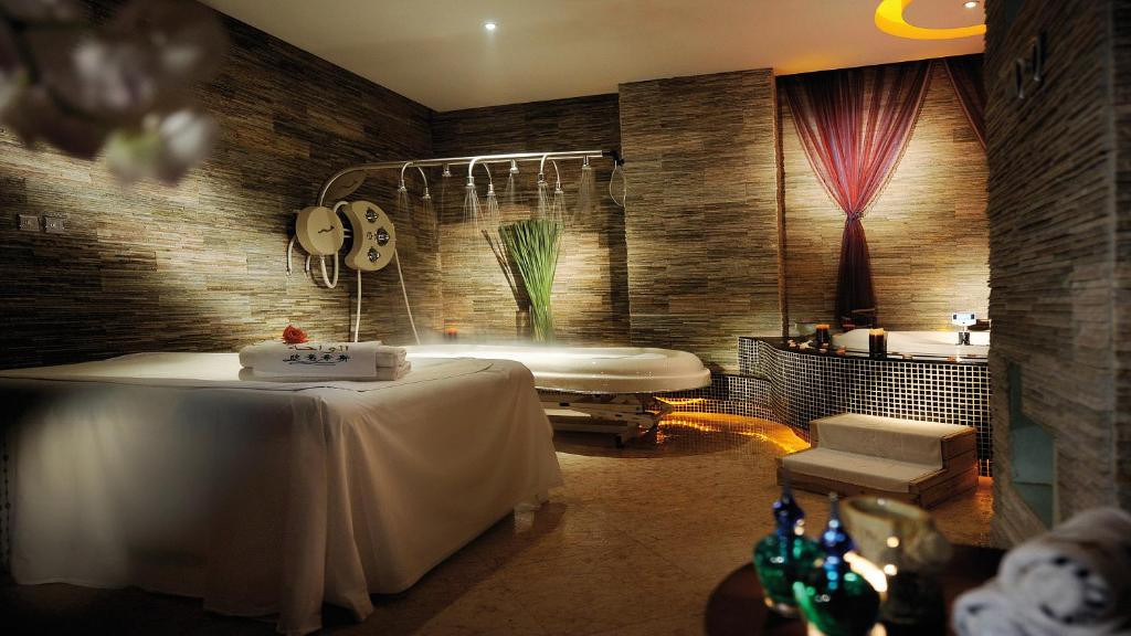 PULLMAN DALIAN (EX. KEMPINSKI HOTEL DALIAN) 5*