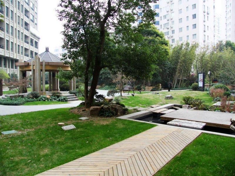 LEE GARDENS 5*