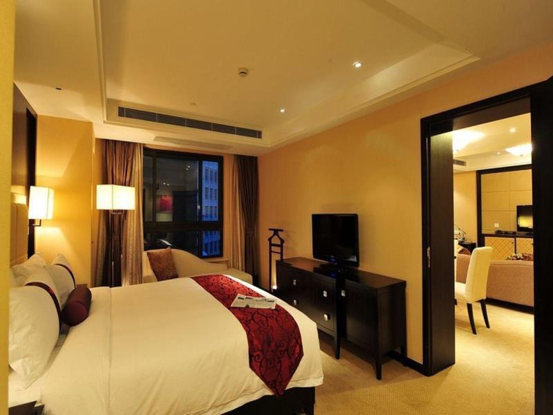 LEE GARDENS 5*