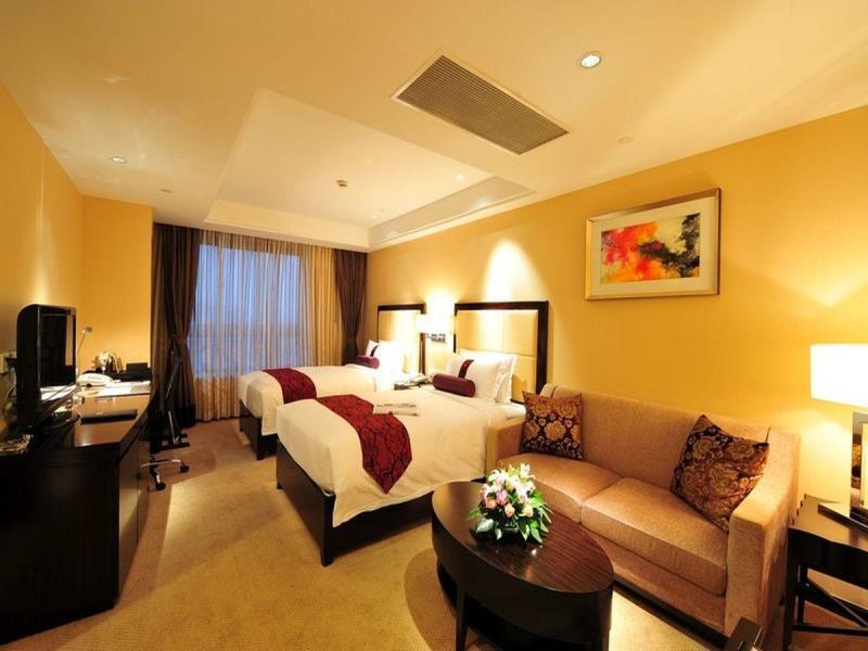 LEE GARDENS 5*