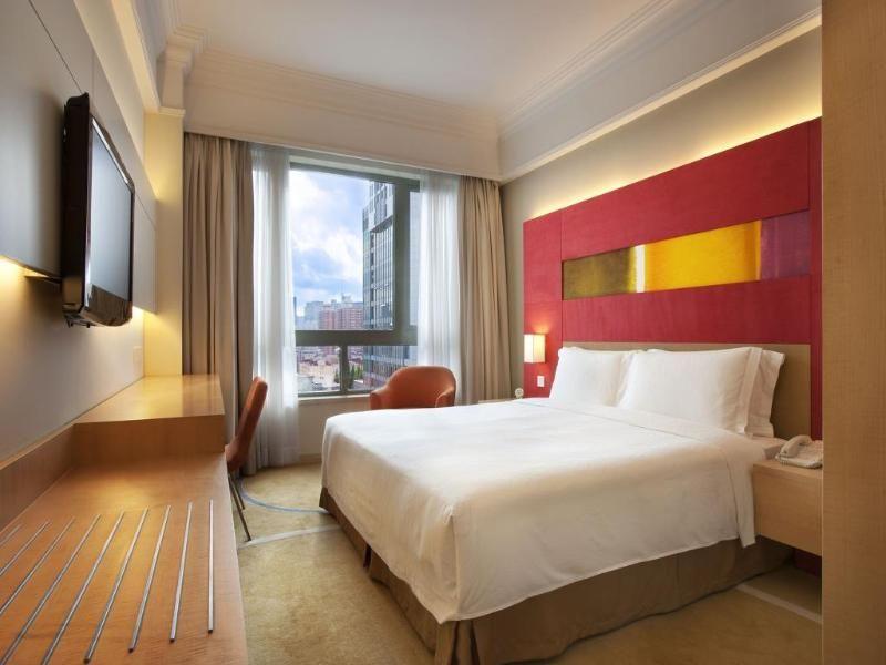 PENTAHOTEL SHANGHAI 4*