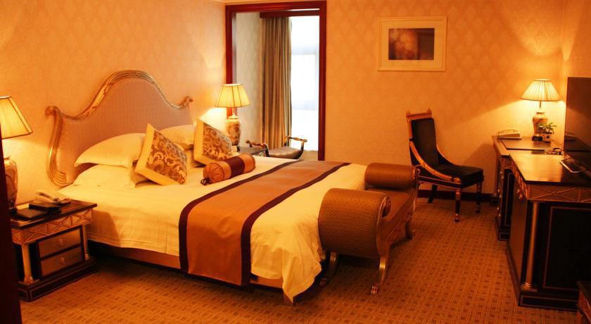 PINE CITY 4*
