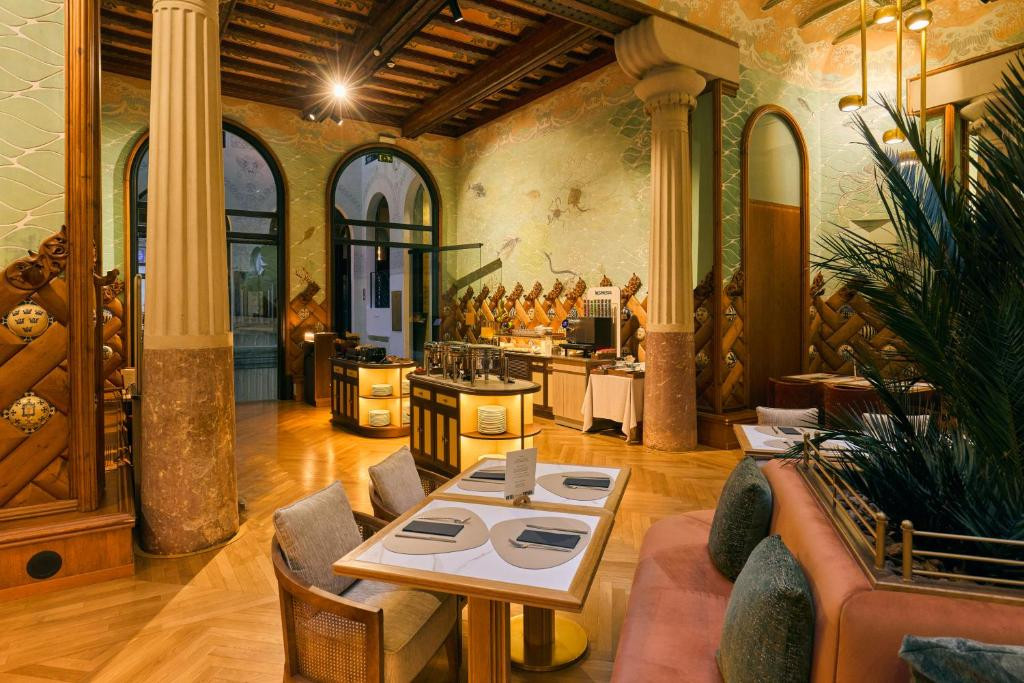 ESPANA HOTEL 4*