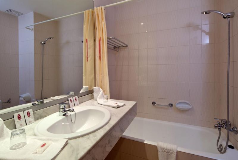 JS YATE 3*
