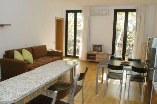 MH APARTMENTS SAGRADA FAMILIA 4*