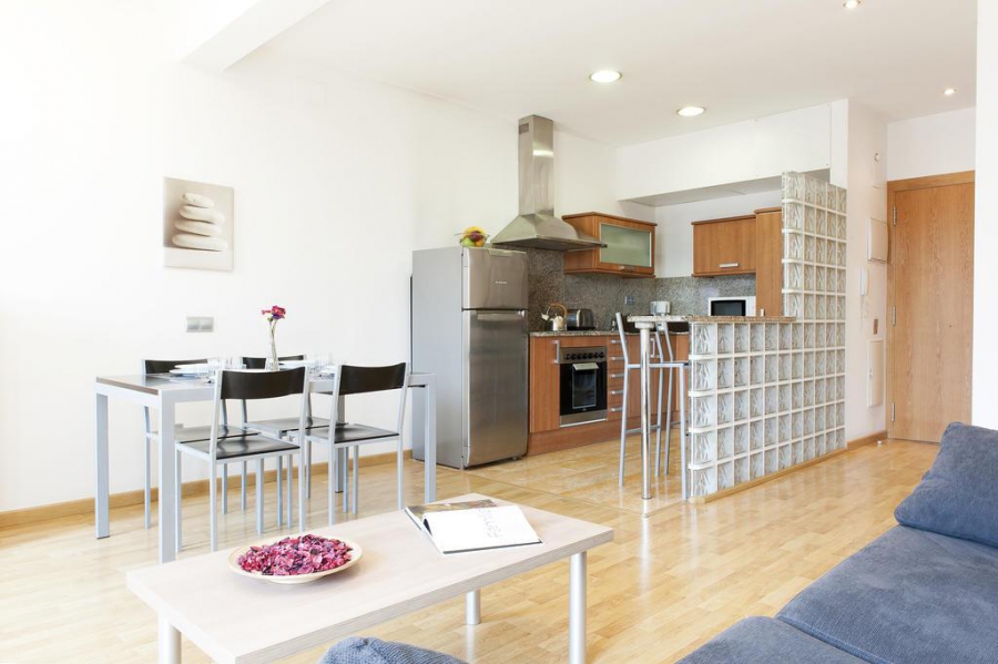 MH APARTMENTS SAGRADA FAMILIA 4*