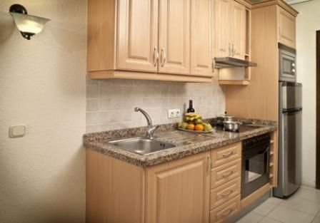 PARADISE COURT APT 2*