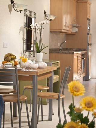PARADISE COURT APT 2*