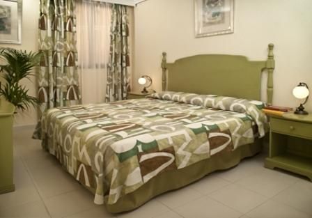 PARADISE COURT APT 2*