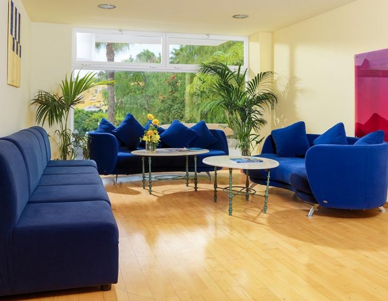 PARADISE COURT APT 2*
