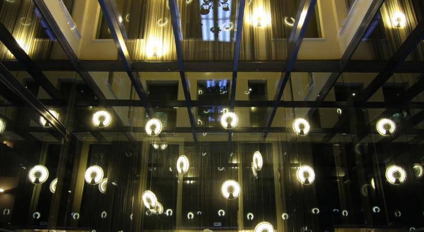 RADISSON BLU MADRID PRADO 4*