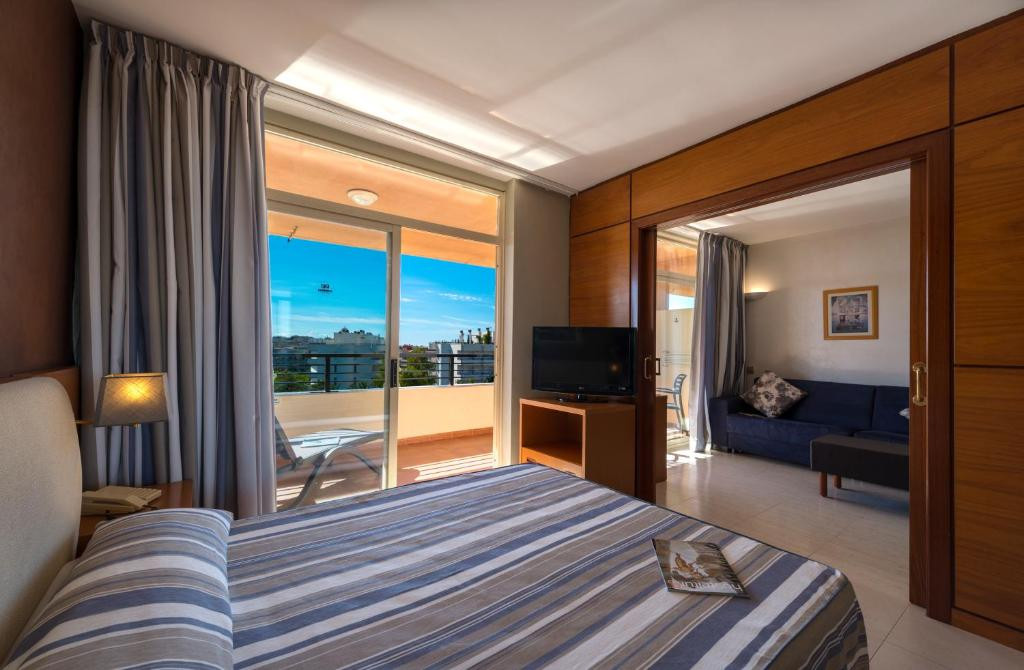 4R REGINA GRAN HOTEL 4*
