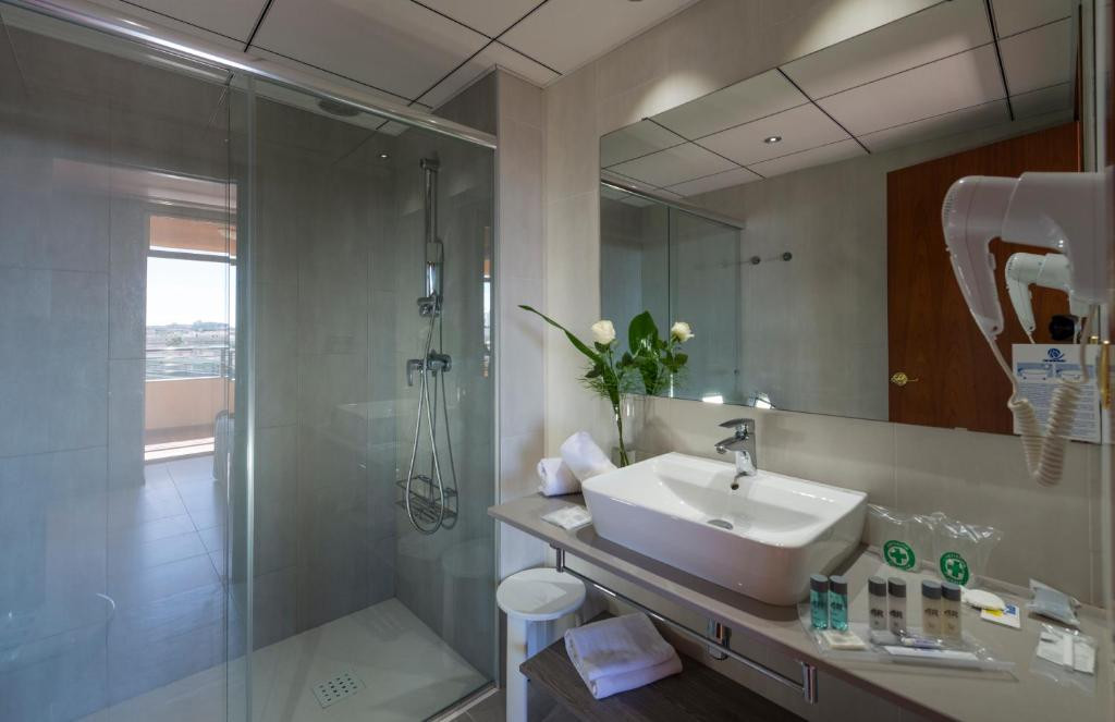4R REGINA GRAN HOTEL 4*
