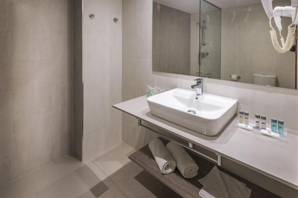 4R REGINA GRAN HOTEL 4*