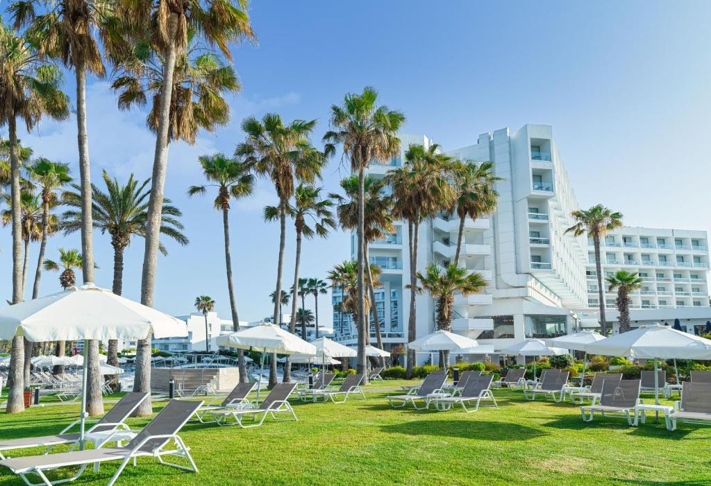 LEONARDO PLAZA CYPRIA MARIS BEACH HOTEL & SPA 4*