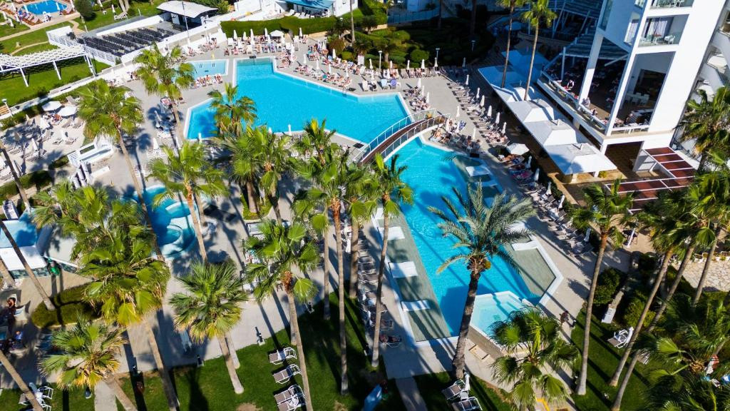 LEONARDO PLAZA CYPRIA MARIS BEACH HOTEL & SPA 4*