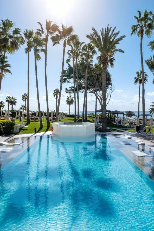 LEONARDO PLAZA CYPRIA MARIS BEACH HOTEL & SPA 4*