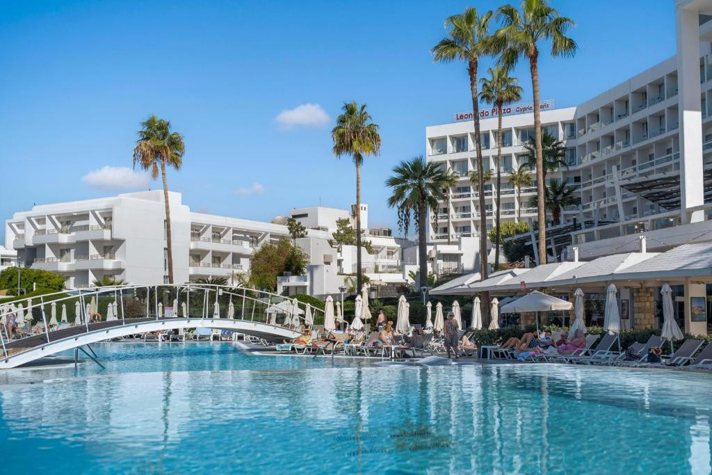 LEONARDO PLAZA CYPRIA MARIS BEACH HOTEL & SPA 4*