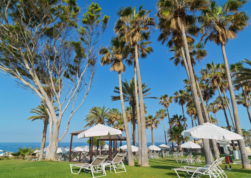 LEONARDO PLAZA CYPRIA MARIS BEACH HOTEL & SPA 4*