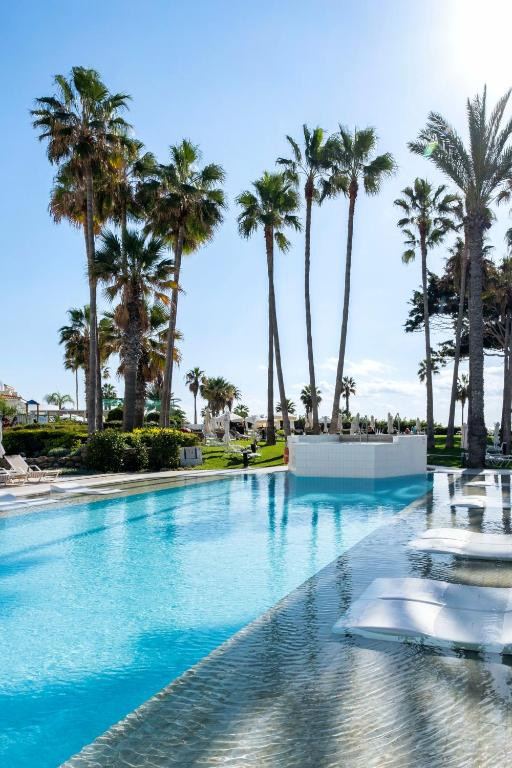 LEONARDO PLAZA CYPRIA MARIS BEACH HOTEL & SPA 4*