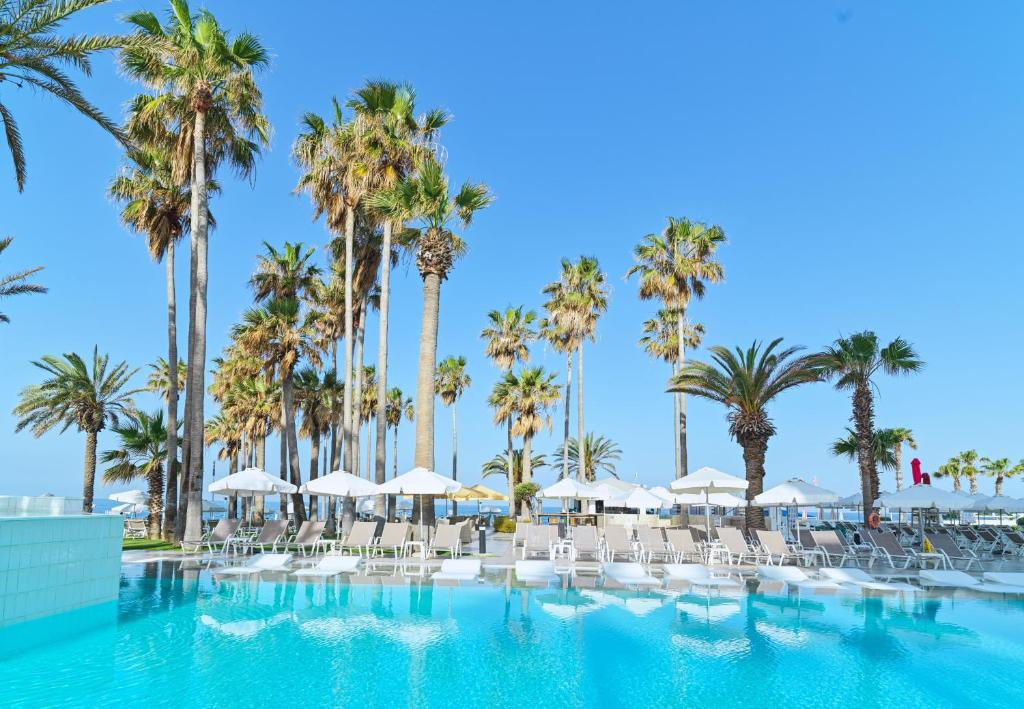 LEONARDO PLAZA CYPRIA MARIS BEACH HOTEL & SPA 4*