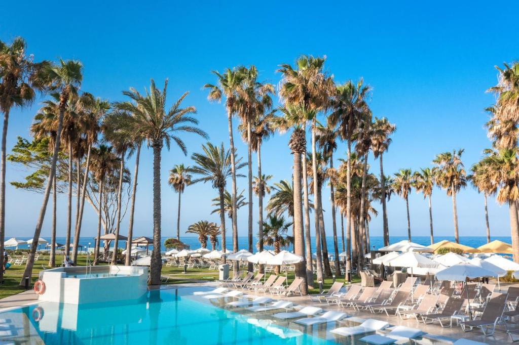 LEONARDO PLAZA CYPRIA MARIS BEACH HOTEL & SPA 4*