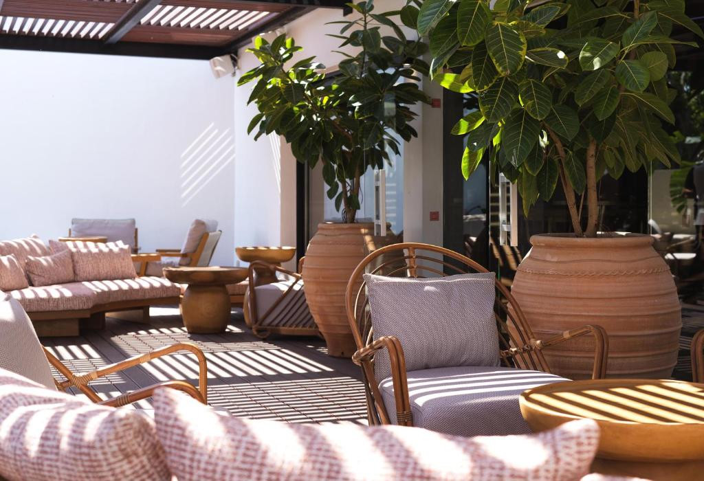 LEONARDO PLAZA CYPRIA MARIS BEACH HOTEL & SPA 4*