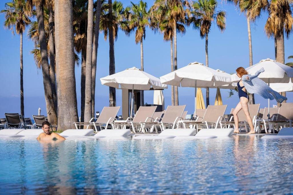 LEONARDO PLAZA CYPRIA MARIS BEACH HOTEL & SPA 4*