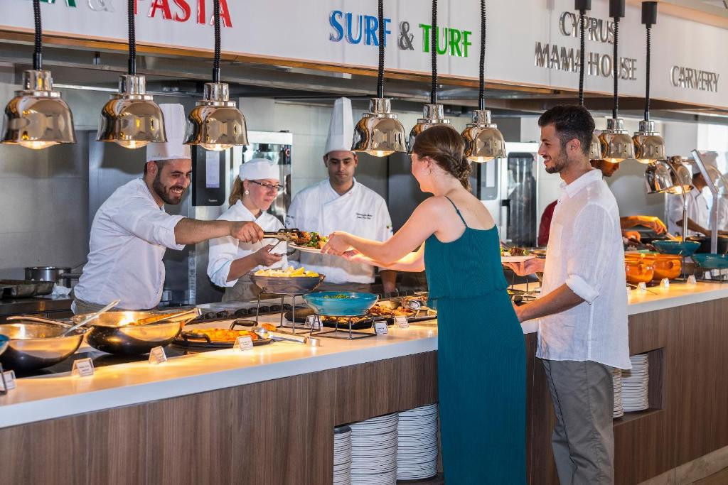LEONARDO PLAZA CYPRIA MARIS BEACH HOTEL & SPA 4*