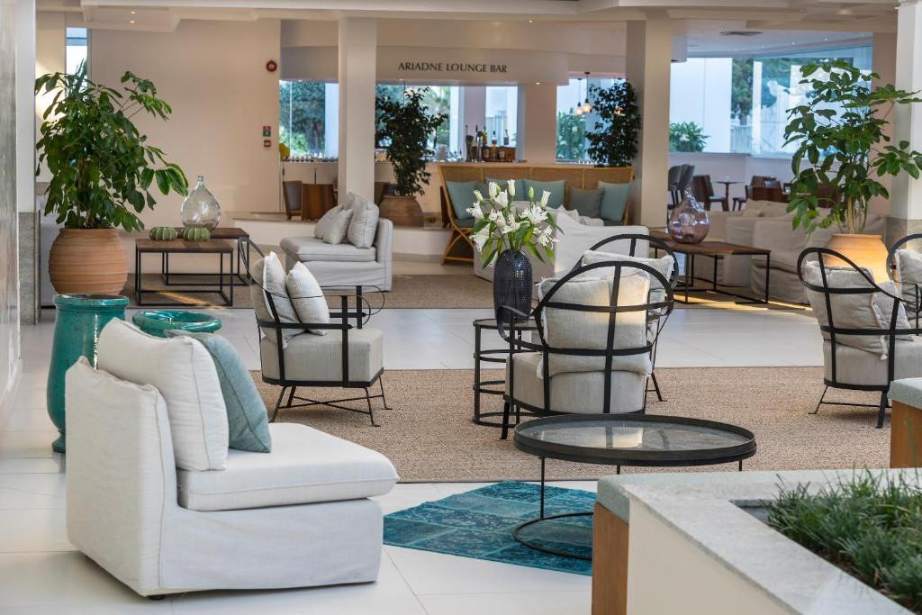 LEONARDO PLAZA CYPRIA MARIS BEACH HOTEL & SPA 4*