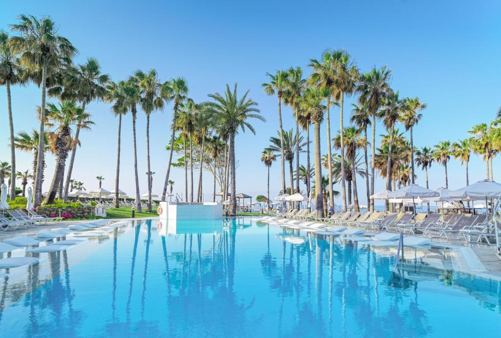 LEONARDO PLAZA CYPRIA MARIS BEACH HOTEL & SPA 4*