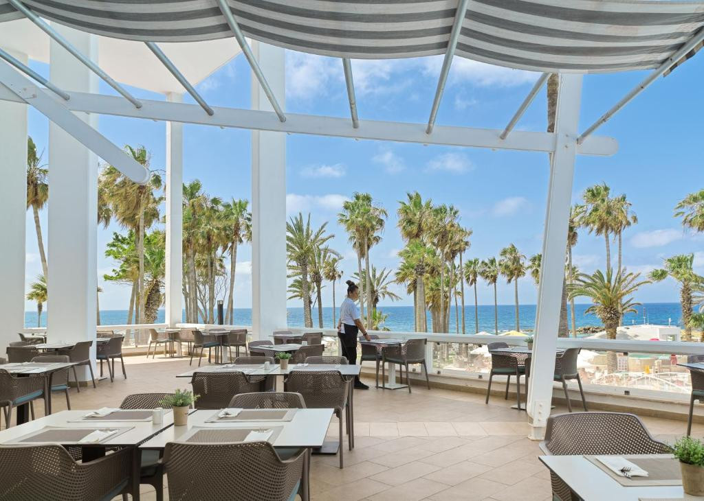 LEONARDO PLAZA CYPRIA MARIS BEACH HOTEL & SPA 4*