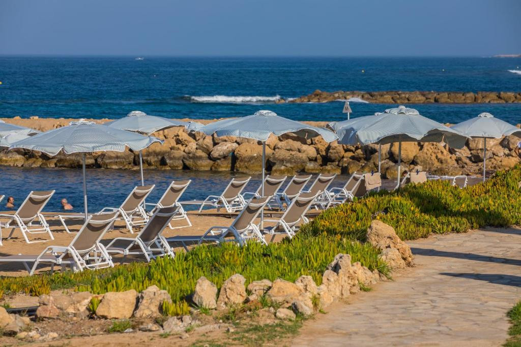 LEONARDO PLAZA CYPRIA MARIS BEACH HOTEL & SPA 4*