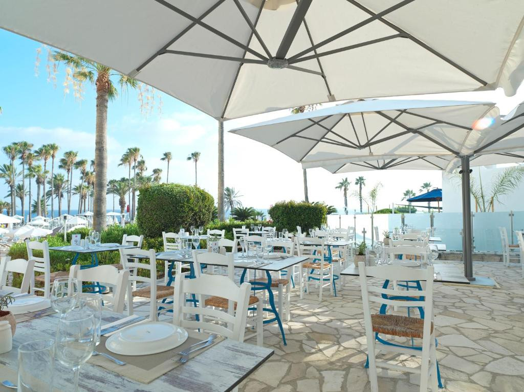 LEONARDO PLAZA CYPRIA MARIS BEACH HOTEL & SPA 4*
