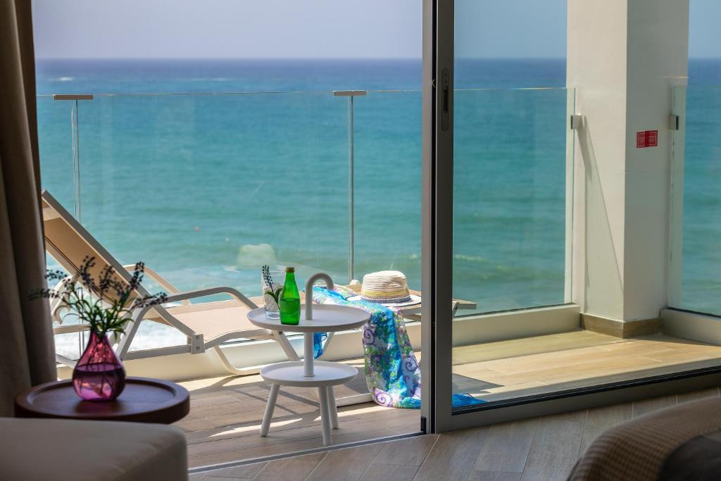 LEONARDO PLAZA CYPRIA MARIS BEACH HOTEL & SPA 4*